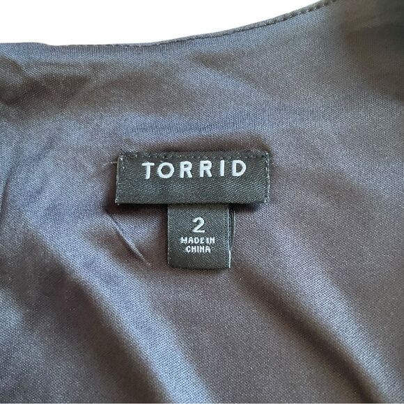 Torrid Flowers and Skull Print Blouse Peplum Crepe Sweetheart Neck Womens 2X - Picture 8 of 12